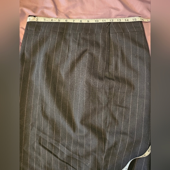 New York and Company A-Line Classic Pinstripe Black/White Office Skirt Size 6 - Picture 7 of 9